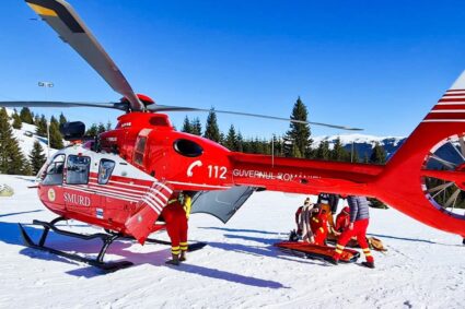 Elicopterul SMURD de la Caransebeş, prima misiune de salvare, pe Muntele Mic