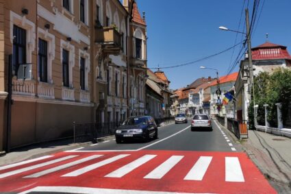 Marcaje rutiere noi pe două străzi din Caransebeş