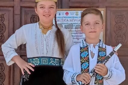 Fraţii Aiana şi Ianis Rada din Caransebeş, două Premii I şi două Premii speciale la Festivalul Internaţional de la Pecica. Ianis a cântat cu taragotul regretatului Luca Novac