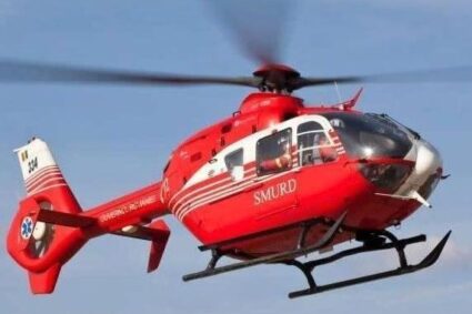 Elicopterele SMURD de la Caransebeş şi Bucureşti, acţiune comună pentru salvarea unei tinere de 15 ani