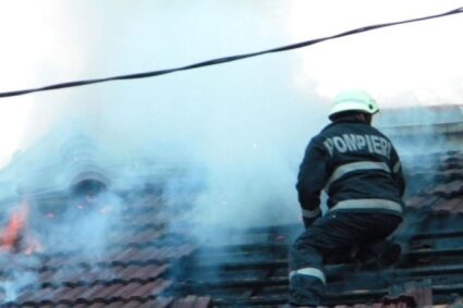 Un bărbat a fost găsit carbonizat în propria casă, după un incendiu la Bucoşniţa