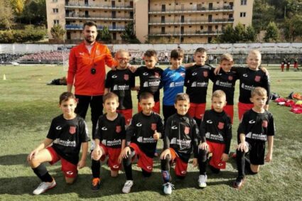 Copiii de la Steaua Roşie Belgrad, CFR Timişoara, UTA Arad şi de la Reşiţa, în turneu la Maciova