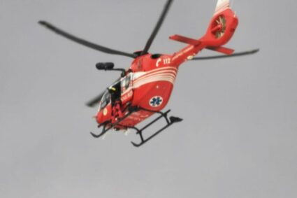 Elicopterul SMURD de la Caransebeş, intervenţie de urgenţă în Cheile Caraşului