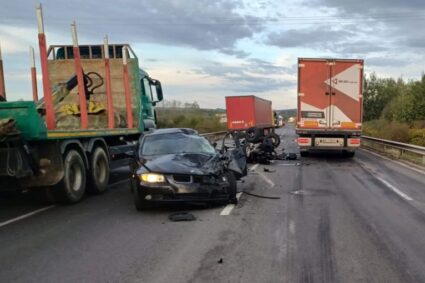 Accident cu trei maşini pe Centura Caransebeşului