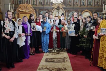 Candele nestinse în Biserica din Teregova