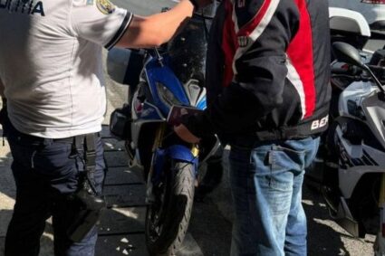 Motocicletele, bicicletele și trotinetele elecrice, trase o lună pe dreapta